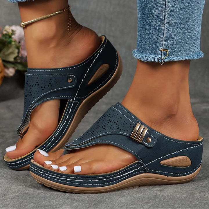 Maud™ – Comfortabele Orthopedische Sleehaksandalen