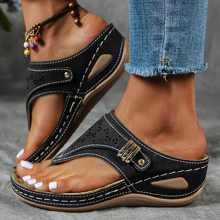 Maud™ – Comfortabele Orthopedische Sleehaksandalen
