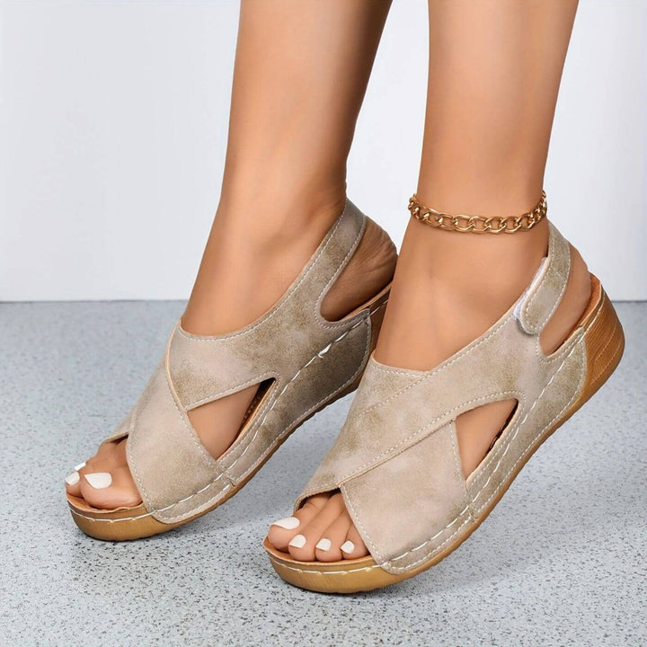 Nola™ – Comfortabele Orthopedische Sleehak Sandalen